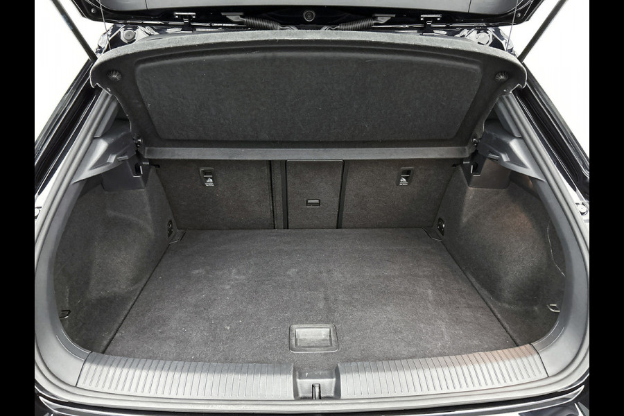 Volkswagen T-Roc 2.0 TSI 4Motion Sport R-line VOL!! | 191PK | PANO | Beats | Dig Dash | Carplay | StuurStoel verW | Add CC | Clima