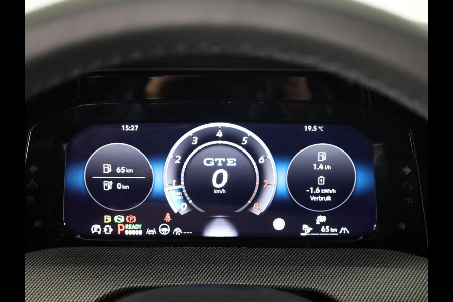 Volkswagen Golf 1.5 eHybrid GTE 272 pk Automaat (DSG) | Navigatie | Panoramadak | Elektr. trekhaak | Parkeersensoren | Rondomzicht camera | Stoelverwarming |