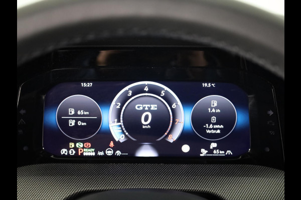 Volkswagen Golf 1.5 eHybrid GTE 272 pk Automaat (DSG) | Navigatie | Panoramadak | Elektr. trekhaak | Parkeersensoren | Rondomzicht camera | Stoelverwarming |