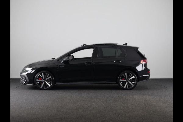 Volkswagen Golf 1.5 eHybrid GTE 272 pk Automaat (DSG) | Navigatie | Panoramadak | Elektr. trekhaak | Parkeersensoren | Rondomzicht camera | Stoelverwarming |