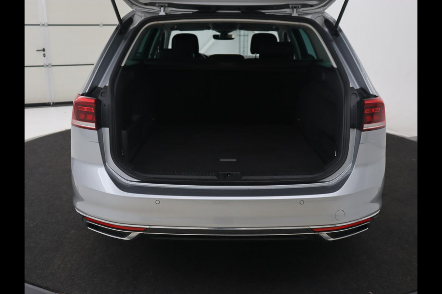 Volkswagen Passat 1.4 TSI PHEV GTE Business | Adaptive Cruise | Navigatie | Virtual Cockpit | Massage | Stoelverwarming | Carplay