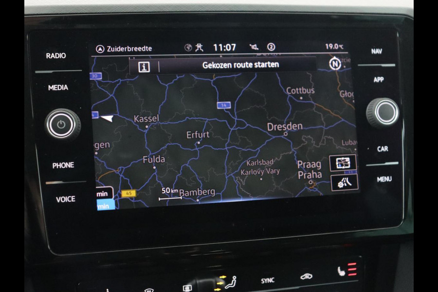 Volkswagen Passat 1.4 TSI PHEV GTE Business | Adaptive Cruise | Navigatie | Virtual Cockpit | Massage | Stoelverwarming | Carplay