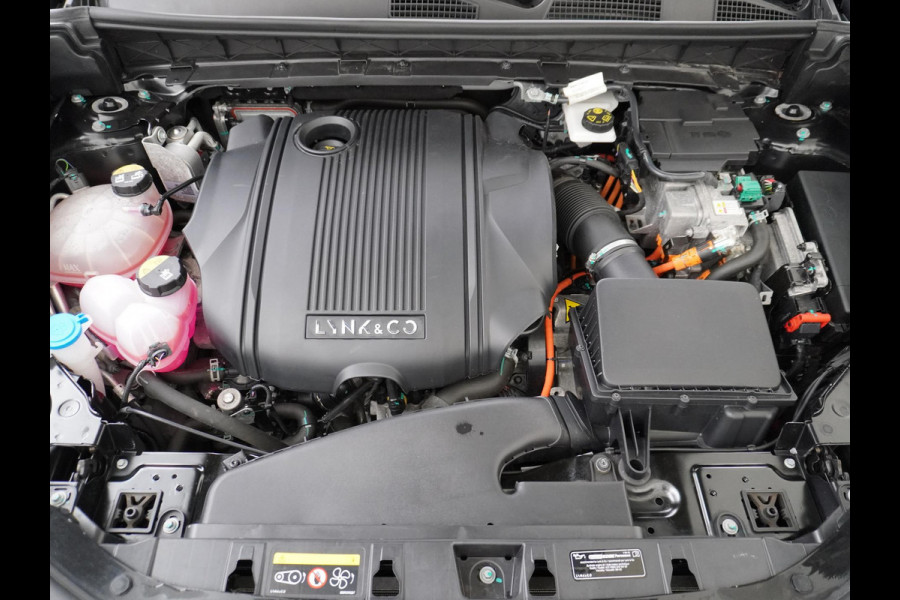 Lynk & Co 01 1.5 VAN: 25.900,- VOOR: 22.877,- UW HERFSTVOORDEEL: 3.023,- PHEV PLUG-IN HYBRIDE | COMPLETE AUTO | ELEKTRISCH PANORAMADAK | FULL OPTIONS | LYNK & CO GARANTIE T/M 12-2026 | RIJKLAAR GELEVERD | BTW VERREKENBAAR |