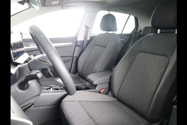 Volkswagen Golf 1.5 eTSI Life Edition 116 pk Automaat (DSG) | Verlengde garantie | Navigatie | Panoramadak | Parkeersensoren | Achteruitrijcamera | Stoelverwarming |