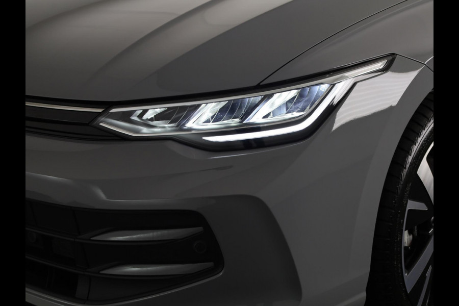 Volkswagen Golf 1.5 eTSI Life Edition 116 pk Automaat (DSG) | Verlengde garantie | Navigatie | Panoramadak | Parkeersensoren | Achteruitrijcamera | Stoelverwarming |