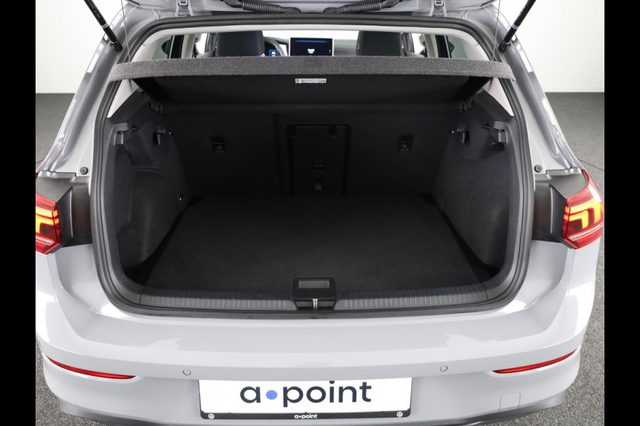 Volkswagen Golf 1.5 eTSI Life Edition 116 pk Automaat (DSG) | Verlengde garantie | Navigatie | Panoramadak | Parkeersensoren | Achteruitrijcamera | Stoelverwarming |