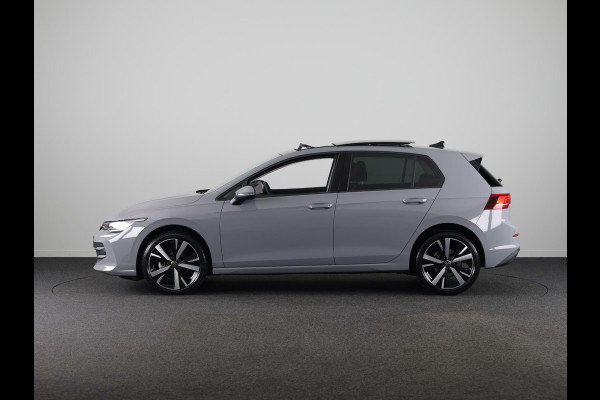 Volkswagen Golf 1.5 eTSI Life Edition 116 pk Automaat (DSG) | Verlengde garantie | Navigatie | Panoramadak | Parkeersensoren | Achteruitrijcamera | Stoelverwarming |