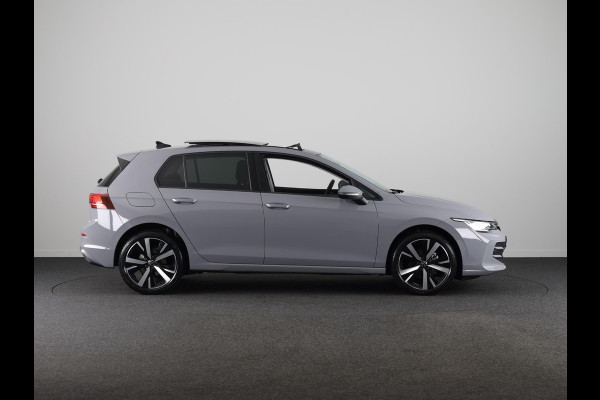 Volkswagen Golf 1.5 eTSI Life Edition 116 pk Automaat (DSG) | Verlengde garantie | Navigatie | Panoramadak | Parkeersensoren | Achteruitrijcamera | Stoelverwarming |