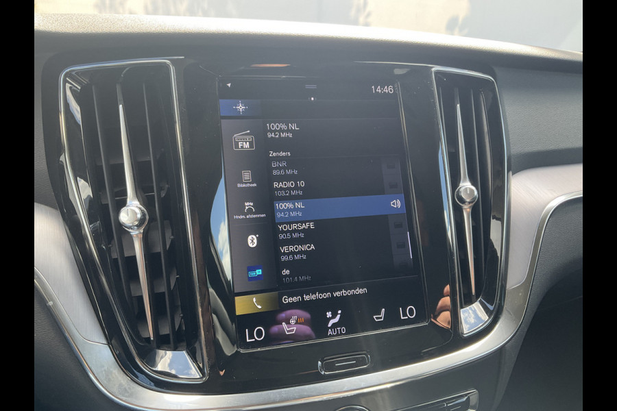 Volvo V60 2.0 B3 Aut8 Business Pro Leer Trekhaak(1800) BLIS Stoel/Stuurverw. 1Eig Intellisafe