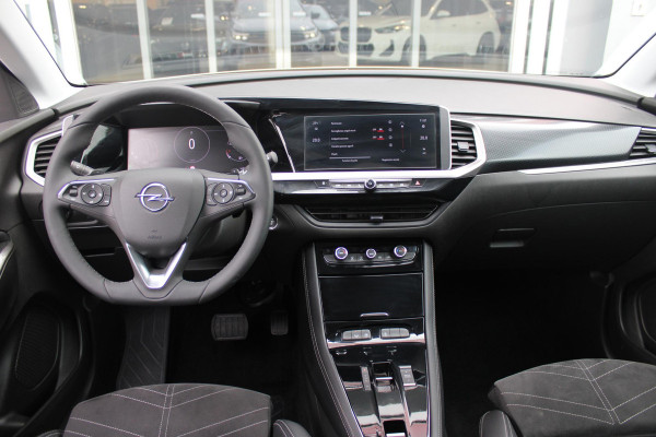 Opel Grandland 1.2 Turbo 130PK AUTOMAAT ULTIMATE | STOEL/STUUR/VOORRUIT VERWARMING | ACHTRERUITRIJ CAMERA | DODEHOEK DETECTIE | ELEKTRISCH BEDIENBARE ACHTERKLEP | FULL LED MATRIX KOPLAMPEN | NAVIGATIE | 19" LICHTMETALEN VELGEN | ALCANTARA BEKLEDING | APPLE CARPLAY/ANDROID AUTO | DRAADLOZE TELEFOONLADER | KEYLESS ENTRY/START | BLACK PACK | ADAPTIVE CRUISE CONTROL | COMFORT STOELEN |