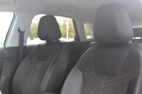 Opel Grandland 1.2 Turbo 130PK AUTOMAAT ULTIMATE | STOEL/STUUR/VOORRUIT VERWARMING | ACHTRERUITRIJ CAMERA | DODEHOEK DETECTIE | ELEKTRISCH BEDIENBARE ACHTERKLEP | FULL LED MATRIX KOPLAMPEN | NAVIGATIE | 19" LICHTMETALEN VELGEN | ALCANTARA BEKLEDING | APPLE CARPLAY/ANDROID AUTO | DRAADLOZE TELEFOONLADER | KEYLESS ENTRY/START | BLACK PACK | ADAPTIVE CRUISE CONTROL | COMFORT STOELEN |