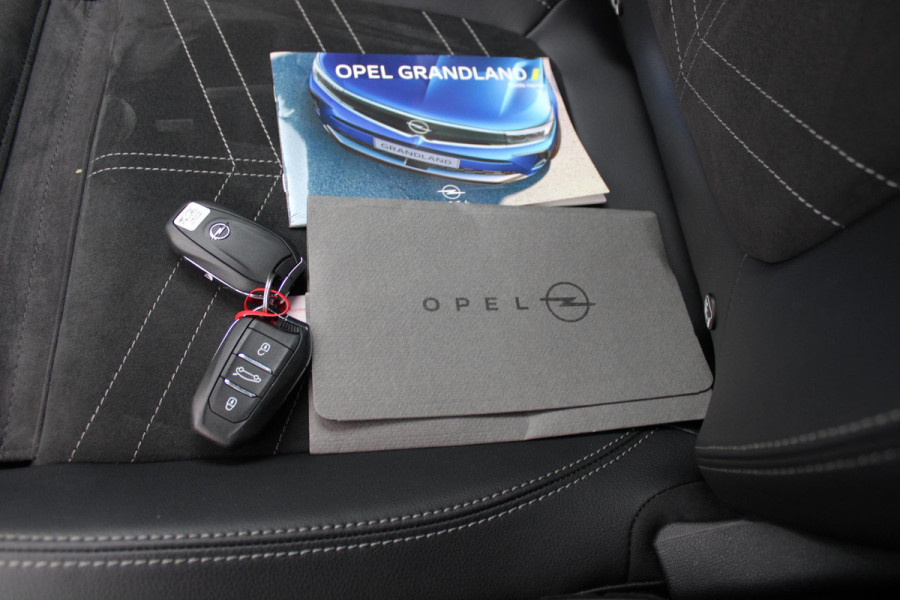 Opel Grandland 1.2 Turbo 130PK AUTOMAAT ULTIMATE | STOEL/STUUR/VOORRUIT VERWARMING | ACHTRERUITRIJ CAMERA | DODEHOEK DETECTIE | ELEKTRISCH BEDIENBARE ACHTERKLEP | FULL LED MATRIX KOPLAMPEN | NAVIGATIE | 19" LICHTMETALEN VELGEN | ALCANTARA BEKLEDING | APPLE CARPLAY/ANDROID AUTO | DRAADLOZE TELEFOONLADER | KEYLESS ENTRY/START | BLACK PACK | ADAPTIVE CRUISE CONTROL | COMFORT STOELEN |