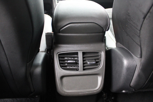 Opel Grandland 1.2 Turbo 130PK AUTOMAAT ULTIMATE | STOEL/STUUR/VOORRUIT VERWARMING | ACHTRERUITRIJ CAMERA | DODEHOEK DETECTIE | ELEKTRISCH BEDIENBARE ACHTERKLEP | FULL LED MATRIX KOPLAMPEN | NAVIGATIE | 19" LICHTMETALEN VELGEN | ALCANTARA BEKLEDING | APPLE CARPLAY/ANDROID AUTO | DRAADLOZE TELEFOONLADER | KEYLESS ENTRY/START | BLACK PACK | ADAPTIVE CRUISE CONTROL | COMFORT STOELEN |