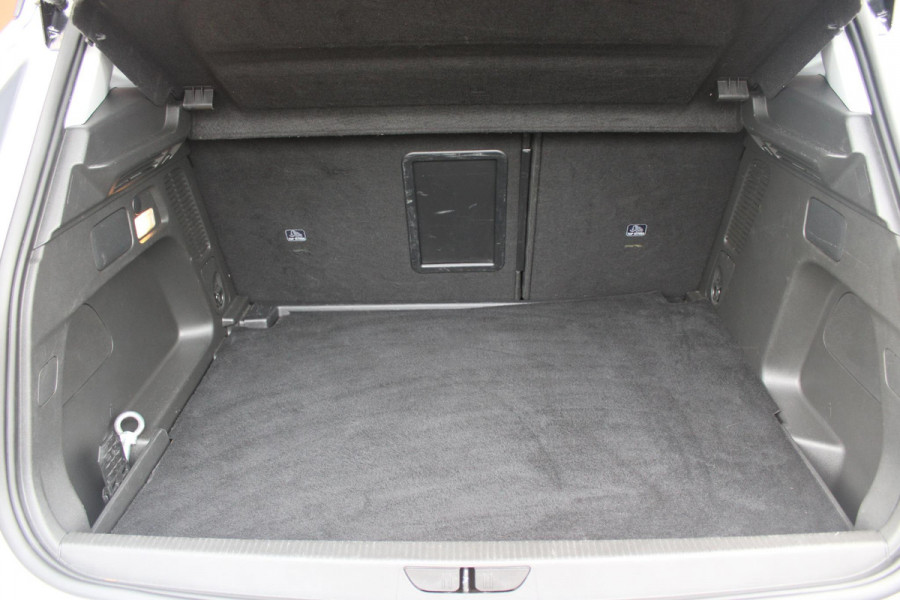 Opel Grandland 1.2 Turbo 130PK AUTOMAAT ULTIMATE | STOEL/STUUR/VOORRUIT VERWARMING | ACHTRERUITRIJ CAMERA | DODEHOEK DETECTIE | ELEKTRISCH BEDIENBARE ACHTERKLEP | FULL LED MATRIX KOPLAMPEN | NAVIGATIE | 19" LICHTMETALEN VELGEN | ALCANTARA BEKLEDING | APPLE CARPLAY/ANDROID AUTO | DRAADLOZE TELEFOONLADER | KEYLESS ENTRY/START | BLACK PACK | ADAPTIVE CRUISE CONTROL | COMFORT STOELEN |