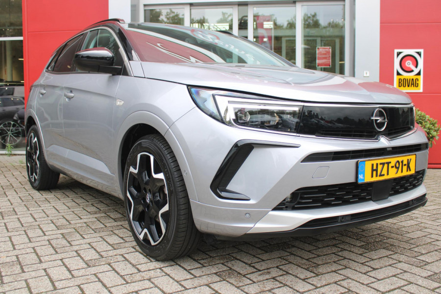 Opel Grandland 1.2 Turbo 130PK AUTOMAAT ULTIMATE | STOEL/STUUR/VOORRUIT VERWARMING | ACHTRERUITRIJ CAMERA | DODEHOEK DETECTIE | ELEKTRISCH BEDIENBARE ACHTERKLEP | FULL LED MATRIX KOPLAMPEN | NAVIGATIE | 19" LICHTMETALEN VELGEN | ALCANTARA BEKLEDING | APPLE CARPLAY/ANDROID AUTO | DRAADLOZE TELEFOONLADER | KEYLESS ENTRY/START | BLACK PACK | ADAPTIVE CRUISE CONTROL | COMFORT STOELEN |