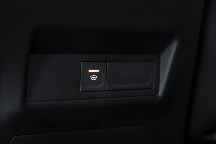 Renault Captur 1.3 TCe 155 PK Initiale Paris - Automaat | Adapt. Cruise | Bose | Stoelverw. | PDC | Camera | NAV+App. Connect | ECC | LM 18" | Afn. Trekhaak |