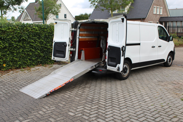 Opel Vivaro 1.6 CDTI 95PK Euro6 L2 Edition ✓ 3-zits ✓ oprij-plaat ✓ airco