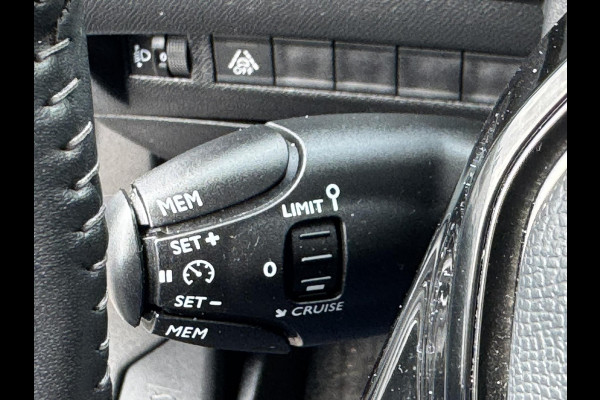 Peugeot 2008 1.2 PureTech Active Cruise control Climate control Achteruitrijcamera Apple/Android Carplay DAB Parkeersensoren V/A
