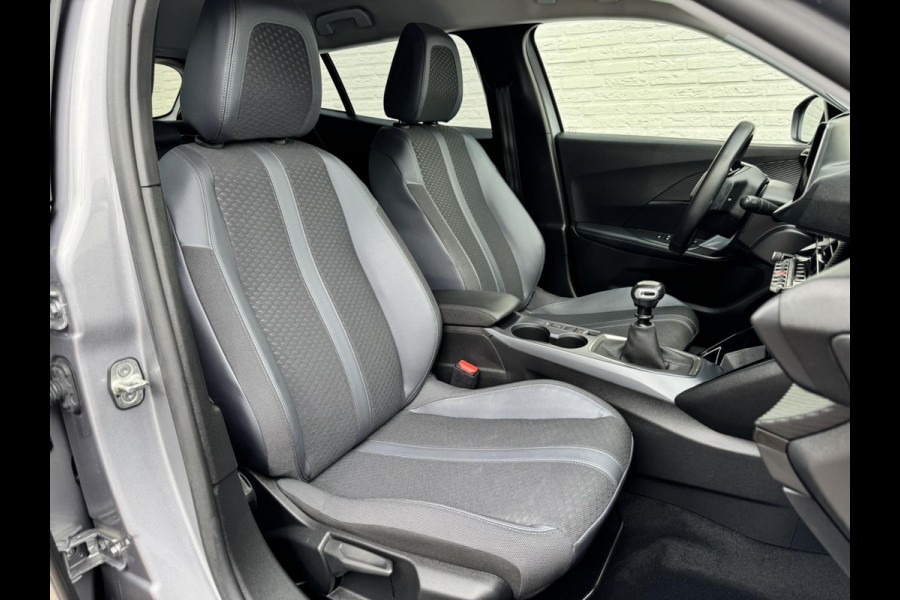Peugeot 2008 1.2 PureTech Active Cruise control Climate control Achteruitrijcamera Apple/Android Carplay DAB Parkeersensoren V/A