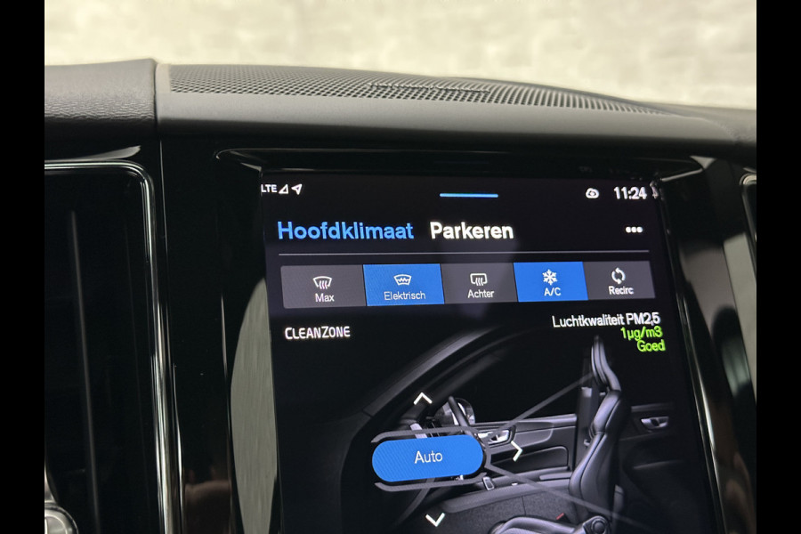 Volvo XC60 T8 AWD Ultimate Dark 455PK | Panorama | R-Design | Pilot-Assist | ACC | Harman-Kardon | Memory | Trekhaak | Sportstoelen | Leder | 21 Inch | Stuur/Stoel/Voorruit-Verwarming | Keyless-Entry | Standkachel | ISO-Glas | Black-Optic | Zwarte Hemel | Draadloos Laden | Carplay | BOVAG Garantie |