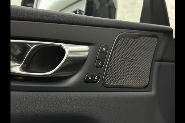Volvo XC60 T8 AWD Ultimate Dark 455PK | Panorama | R-Design | Pilot-Assist | ACC | Harman-Kardon | Memory | Trekhaak | Sportstoelen | Leder | 21 Inch | Stuur/Stoel/Voorruit-Verwarming | Keyless-Entry | Standkachel | ISO-Glas | Black-Optic | Zwarte Hemel | Draadloos Laden | Carplay | BOVAG Garantie |