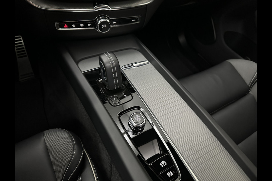 Volvo XC60 T8 AWD Ultimate Dark 455PK | Panorama | R-Design | Pilot-Assist | ACC | Harman-Kardon | Memory | Trekhaak | Sportstoelen | Leder | 21 Inch | Stuur/Stoel/Voorruit-Verwarming | Keyless-Entry | Standkachel | ISO-Glas | Black-Optic | Zwarte Hemel | Draadloos Laden | Carplay | BOVAG Garantie |
