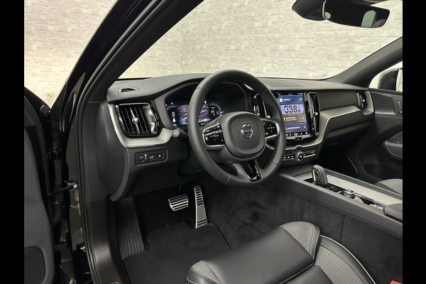 Volvo XC60 T8 AWD Ultimate Dark 455PK | Panorama | R-Design | Pilot-Assist | ACC | Harman-Kardon | Memory | Trekhaak | Sportstoelen | Leder | 21 Inch | Stuur/Stoel/Voorruit-Verwarming | Keyless-Entry | Standkachel | ISO-Glas | Black-Optic | Zwarte Hemel | Draadloos Laden | Carplay | BOVAG Garantie |