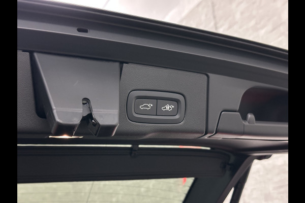 Volvo XC60 T8 AWD Ultimate Dark 455PK | Panorama | R-Design | Pilot-Assist | ACC | Harman-Kardon | Memory | Trekhaak | Sportstoelen | Leder | 21 Inch | Stuur/Stoel/Voorruit-Verwarming | Keyless-Entry | Standkachel | ISO-Glas | Black-Optic | Zwarte Hemel | Draadloos Laden | Carplay | BOVAG Garantie |