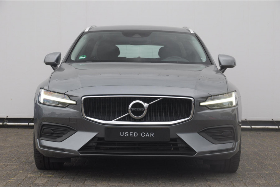 Volvo V60 T5 250PK Automaat Momentum / Adaptieve cruise control / Trekhaak / BLIS / 19" velgen / Elektrische achterklep / Stoel - en stuurwielverwarming / Lederen bekleding