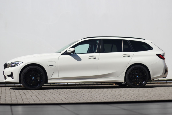 BMW 3 Serie Touring 330e | ACC | Keyless | Camera