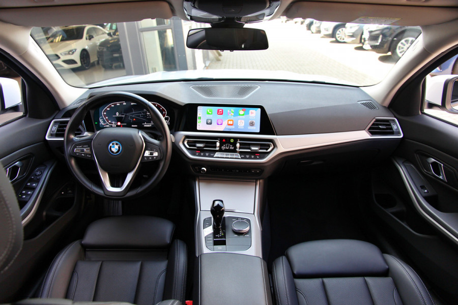 BMW 3 Serie Touring 330e | ACC | Keyless | Camera