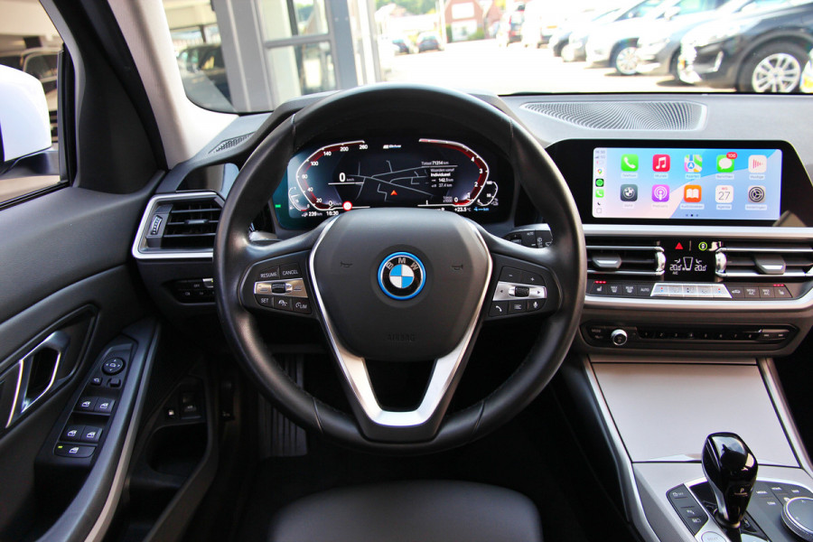 BMW 3 Serie Touring 330e | ACC | Keyless | Camera