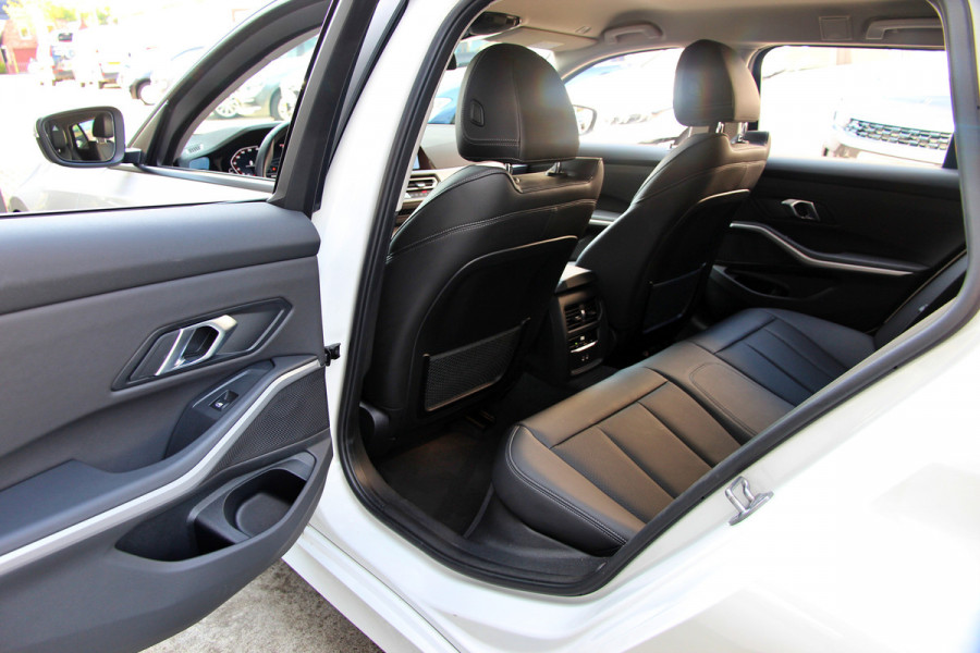 BMW 3 Serie Touring 330e | ACC | Keyless | Camera