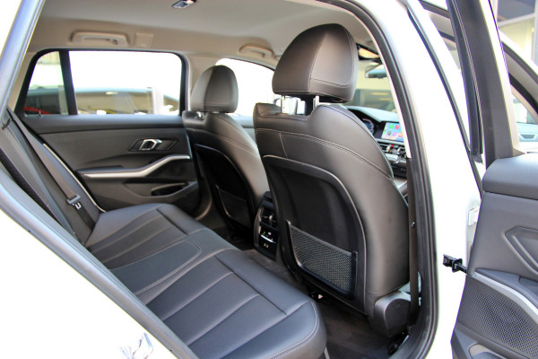 BMW 3 Serie Touring 330e | ACC | Keyless | Camera