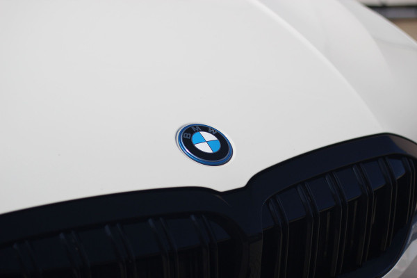BMW 3 Serie Touring 330e | ACC | Keyless | Camera