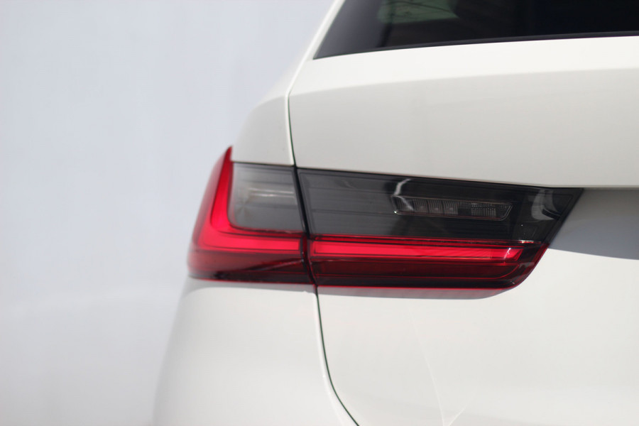 BMW 3 Serie Touring 330e | ACC | Keyless | Camera