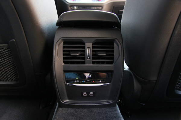 BMW 3 Serie Touring 330e | ACC | Keyless | Camera