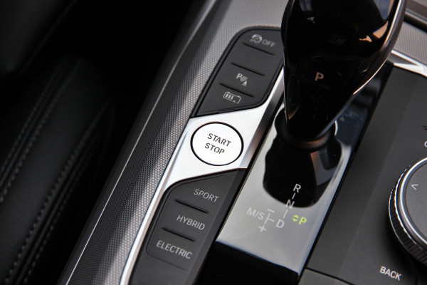 BMW 3 Serie Touring 330e | ACC | Keyless | Camera