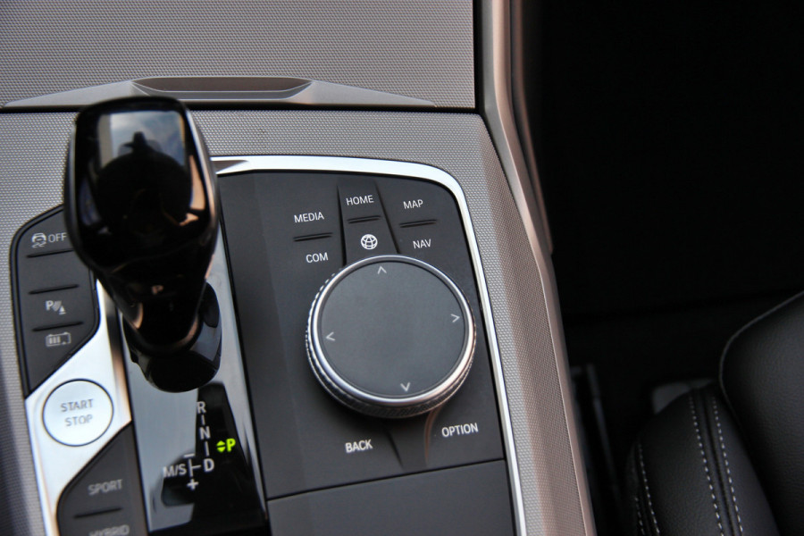 BMW 3 Serie Touring 330e | ACC | Keyless | Camera