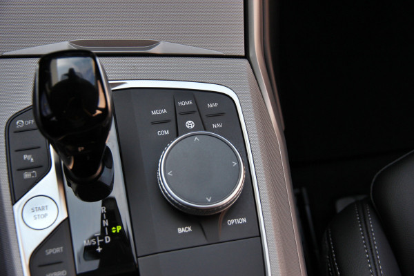 BMW 3 Serie Touring 330e | ACC | Keyless | Camera