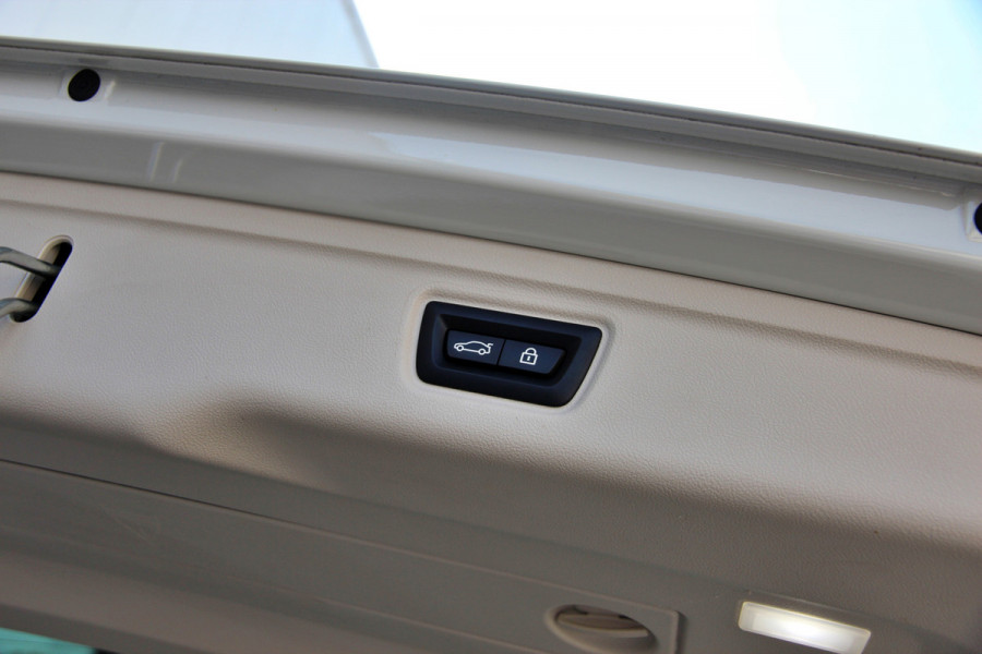 BMW 3 Serie Touring 330e | ACC | Keyless | Camera