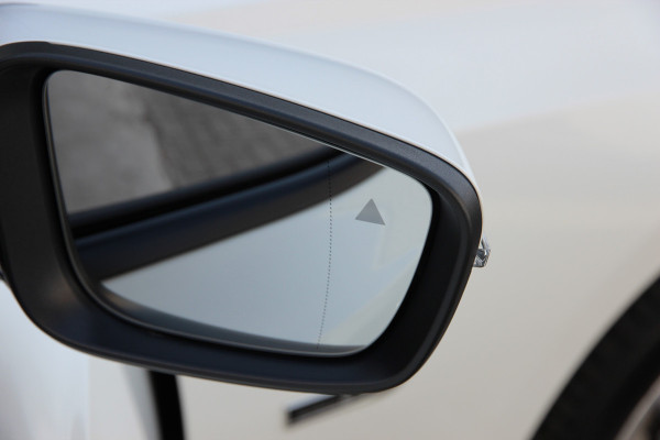 BMW 3 Serie Touring 330e | ACC | Keyless | Camera