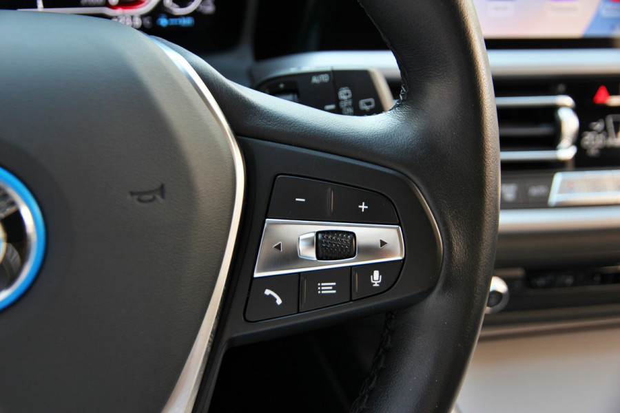 BMW 3 Serie Touring 330e | ACC | Keyless | Camera