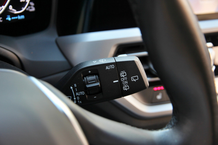 BMW 3 Serie Touring 330e | ACC | Keyless | Camera