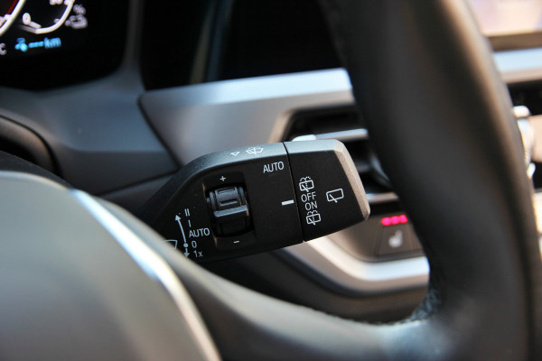 BMW 3 Serie Touring 330e | ACC | Keyless | Camera