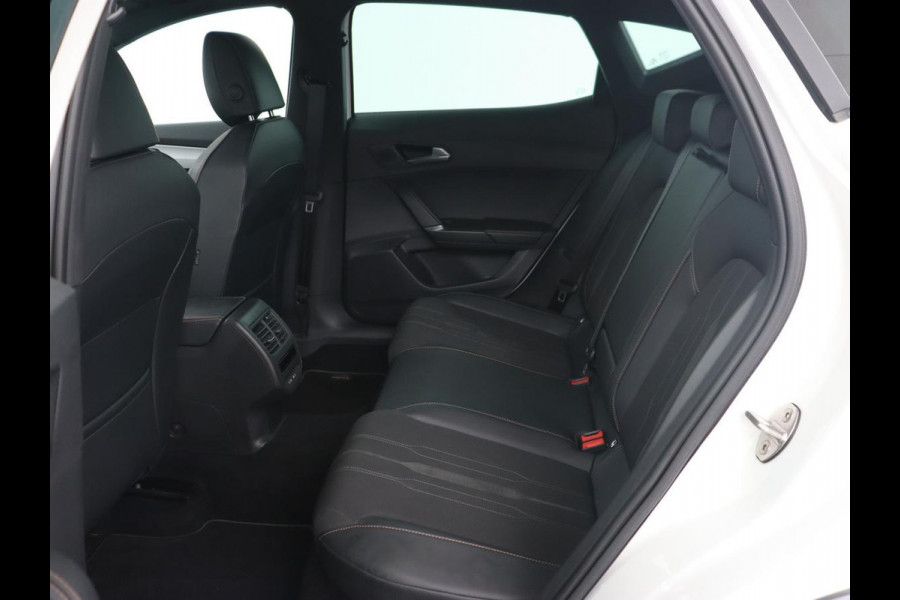 CUPRA Formentor 1.4 e-Hybrid Business | Carplay | Camera | Adaptive cruise | Stuurverwarming | Sportstoelen | Keyless | Sfeerverlichting
