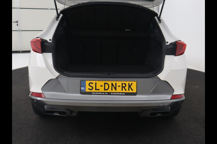 CUPRA Formentor 1.4 e-Hybrid Business | Carplay | Camera | Adaptive cruise | Stuurverwarming | Sportstoelen | Keyless | Sfeerverlichting