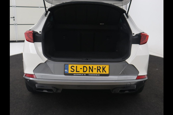 CUPRA Formentor 1.4 e-Hybrid Business | Carplay | Camera | Adaptive cruise | Stuurverwarming | Sportstoelen | Keyless | Sfeerverlichting