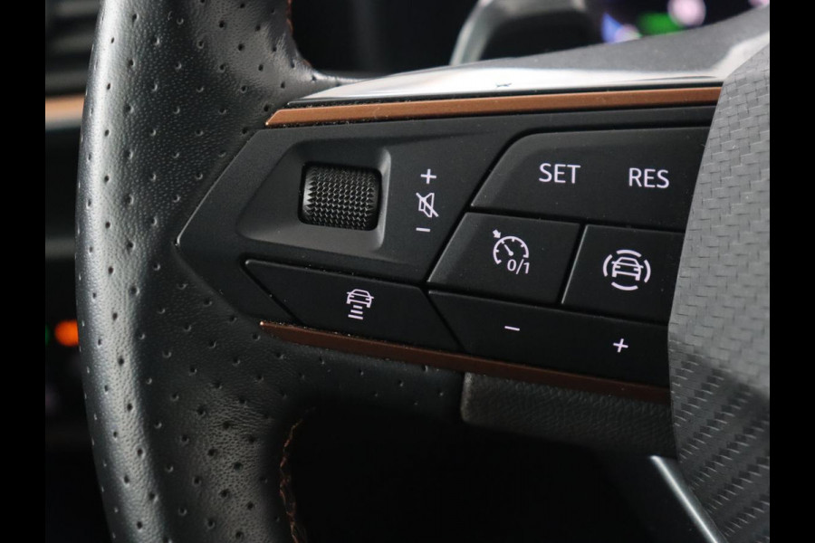 CUPRA Formentor 1.4 e-Hybrid Business | Carplay | Camera | Adaptive cruise | Stuurverwarming | Sportstoelen | Keyless | Sfeerverlichting