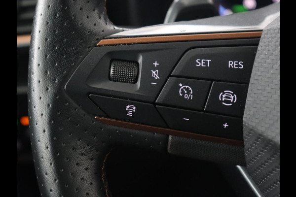 CUPRA Formentor 1.4 e-Hybrid Business | Carplay | Camera | Adaptive cruise | Stuurverwarming | Sportstoelen | Keyless | Sfeerverlichting